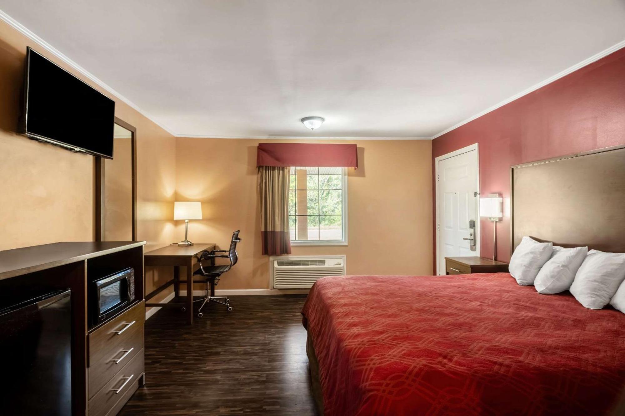 Econo Lodge Cornersville Bagian luar foto