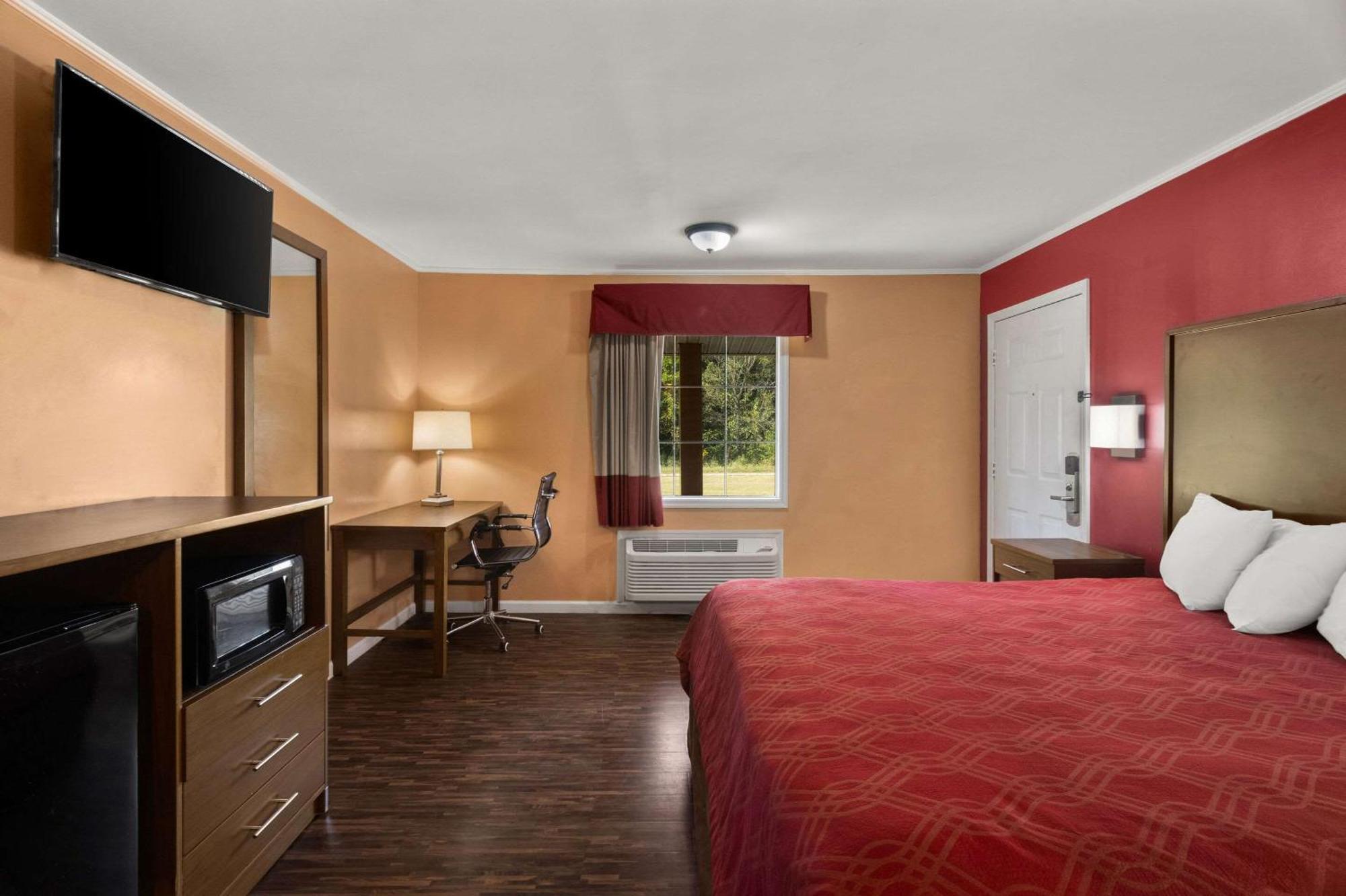 Econo Lodge Cornersville Bagian luar foto