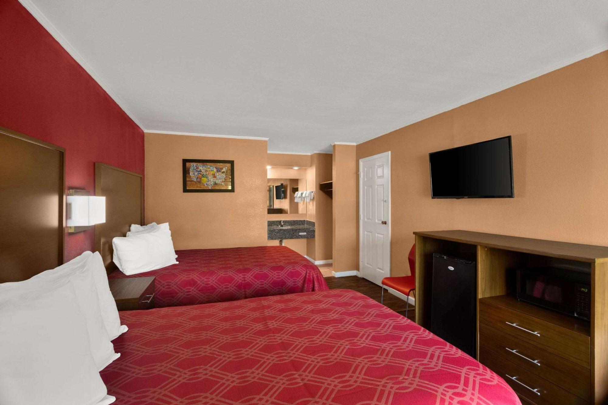 Econo Lodge Cornersville Bagian luar foto