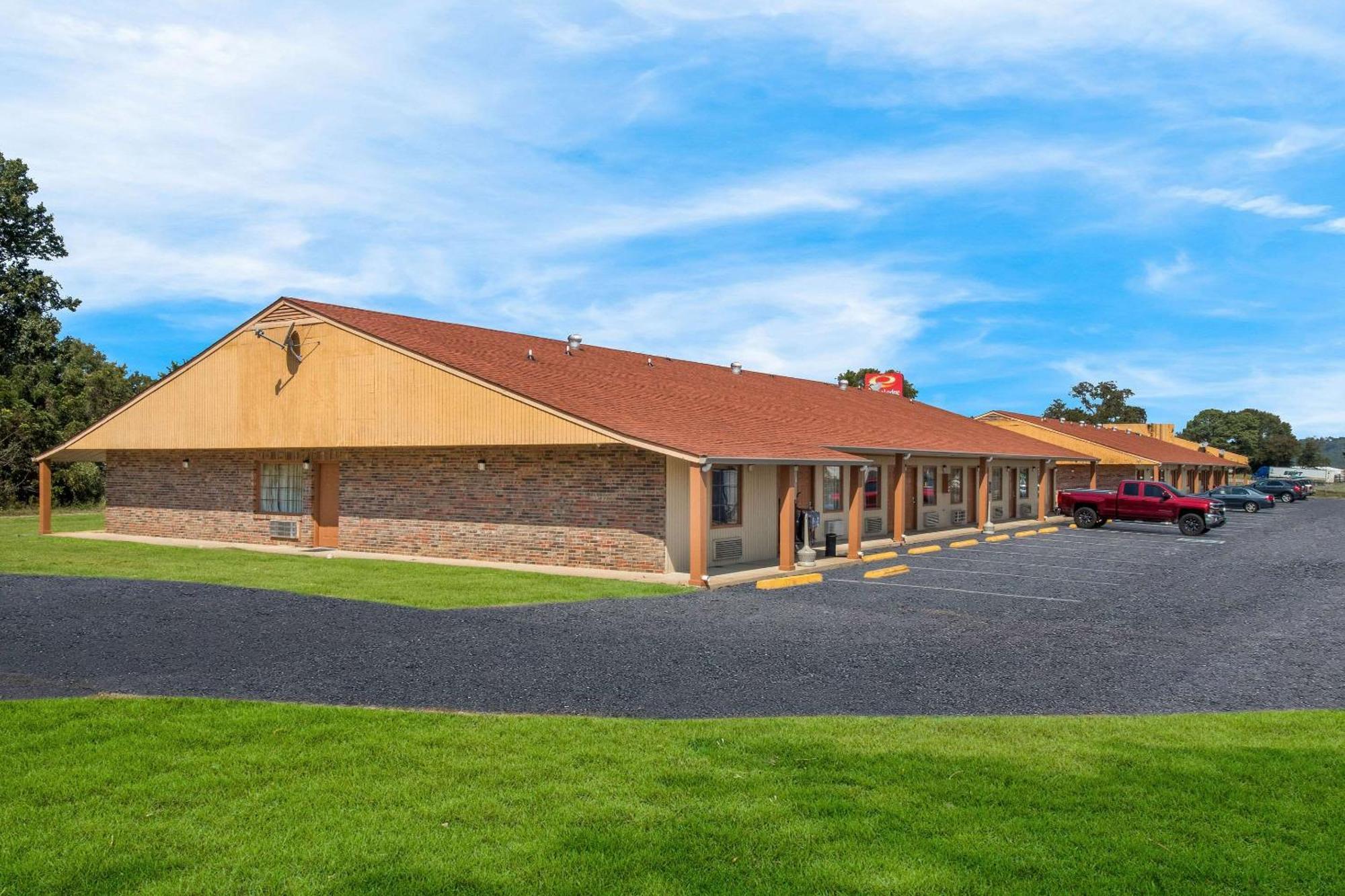 Econo Lodge Cornersville Bagian luar foto